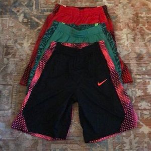 3 pairs of Nike boys basketball shorts size XL